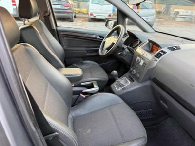 Opel Zafira 1.6 16V Twinport Cosmo (10)