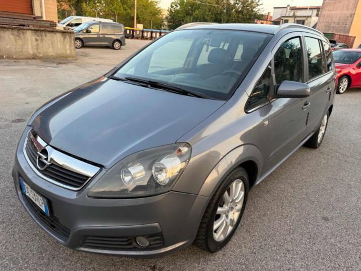 Opel Zafira 1.6 16V Twinport Cosmo (15)