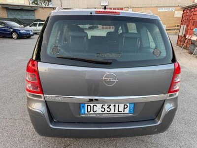 Opel Zafira 1.6 16V Twinport Cosmo (16)