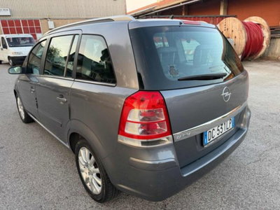Opel Zafira 1.6 16V Twinport Cosmo (19)