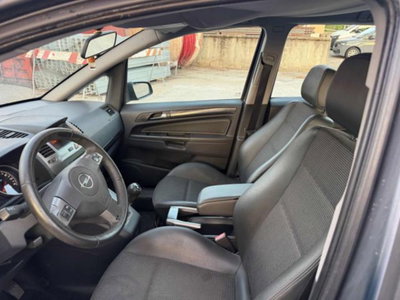Opel Zafira 1.6 16V Twinport Cosmo (6)