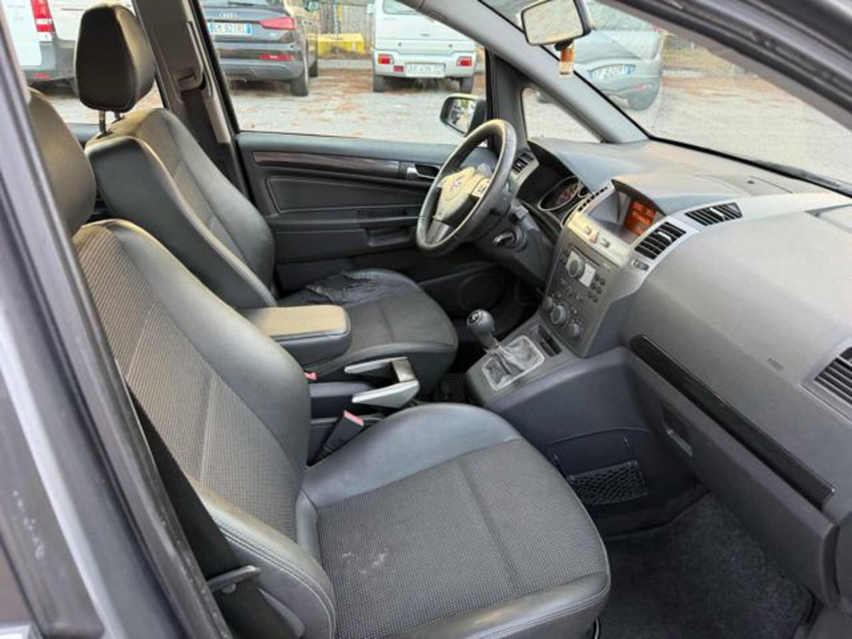 Opel Zafira 1.6 16V Twinport Cosmo (7)