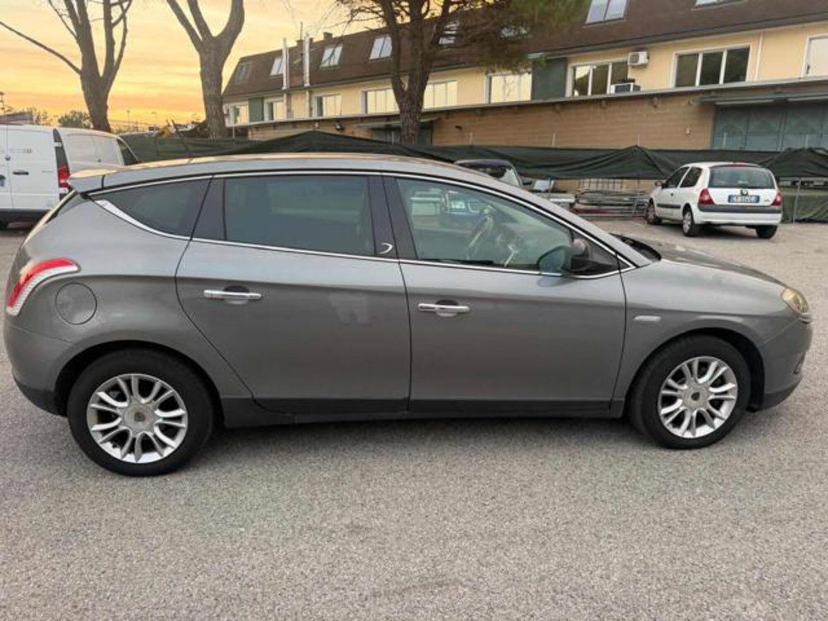 Lancia Delta 2.0 MJT DPF Executive (11)