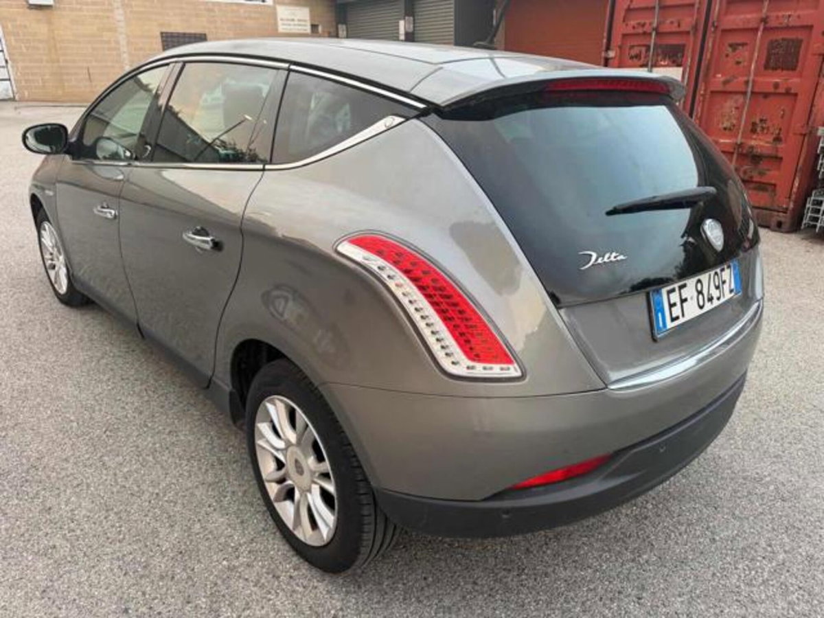 Lancia Delta 2.0 MJT DPF Executive (15)