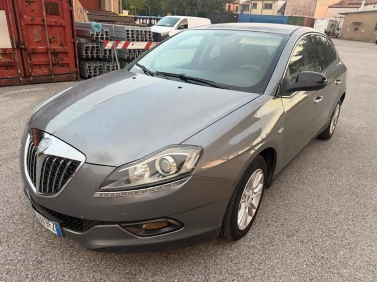 Lancia Delta 2.0 MJT DPF Executive (3)