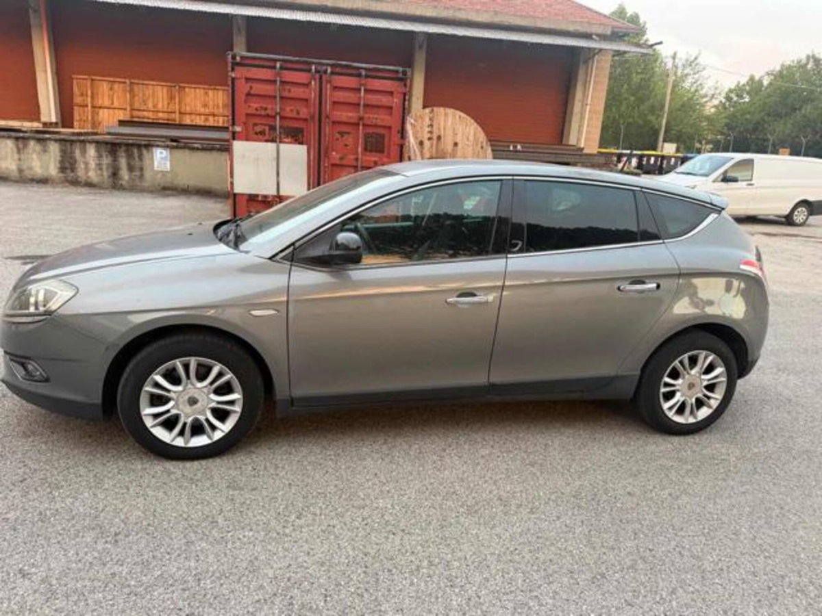 Lancia Delta 2.0 MJT DPF Executive (6)