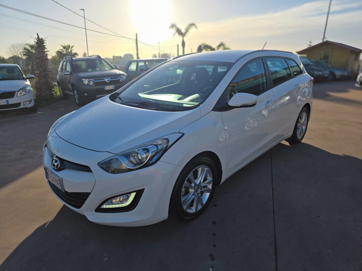 Hyundai i30 Station Wagon 1.6 CRDi Comfort (5)