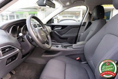 Jaguar F-Pace 2.0 D 180 CV AWD R-Sport (11)