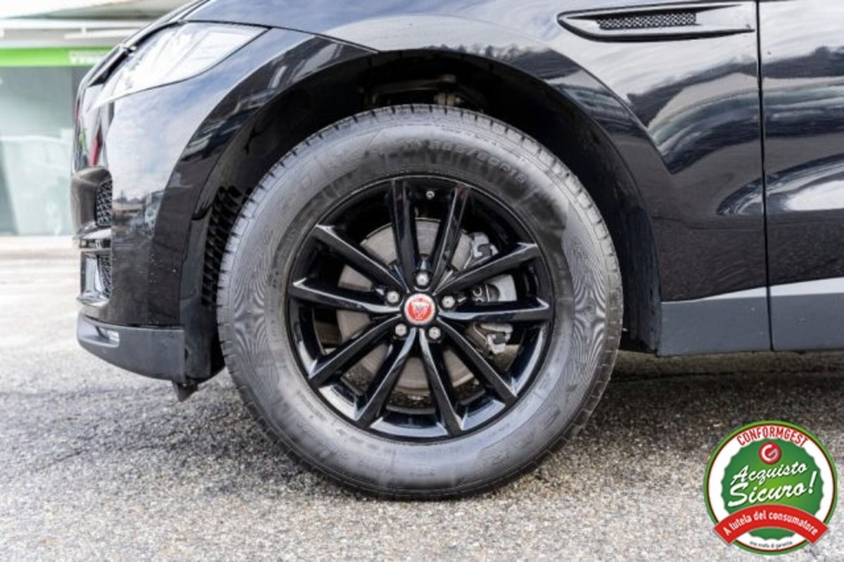 Jaguar F-Pace 2.0 D 180 CV AWD R-Sport (15)