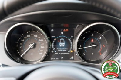 Jaguar F-Pace 2.0 D 180 CV AWD R-Sport (20)