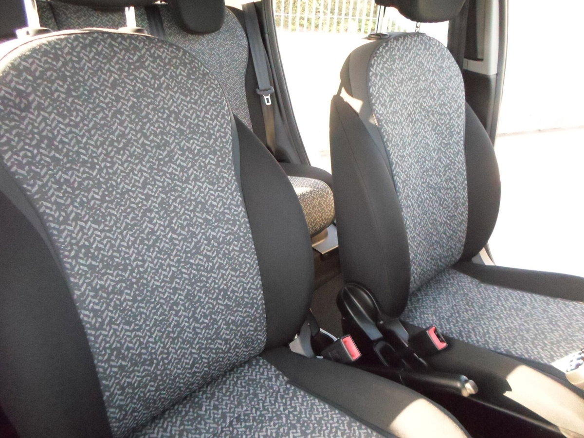 Lancia Ypsilon 1.0 FireFly 5 porte S&S Hybrid Ecochic Gold (18)