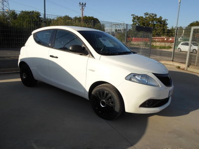 Lancia Ypsilon 1.0 FireFly 5 porte S&S Hybrid Ecochic Gold (3)