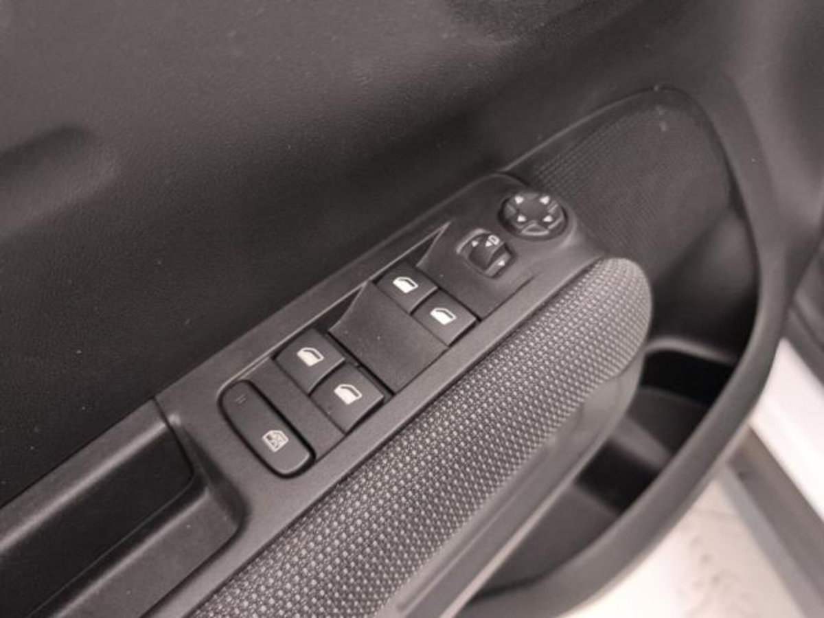 Citroen C3 Aircross BlueHDi 110 S&S Shine (19)