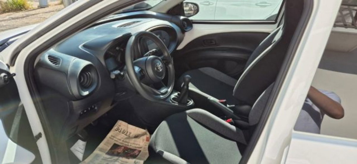 Toyota Aygo X 1.0 VVT-i 72 CV 5 porte Limited Air (12)