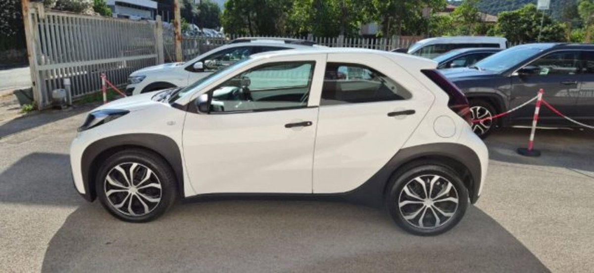 Toyota Aygo X 1.0 VVT-i 72 CV 5 porte Limited Air (2)
