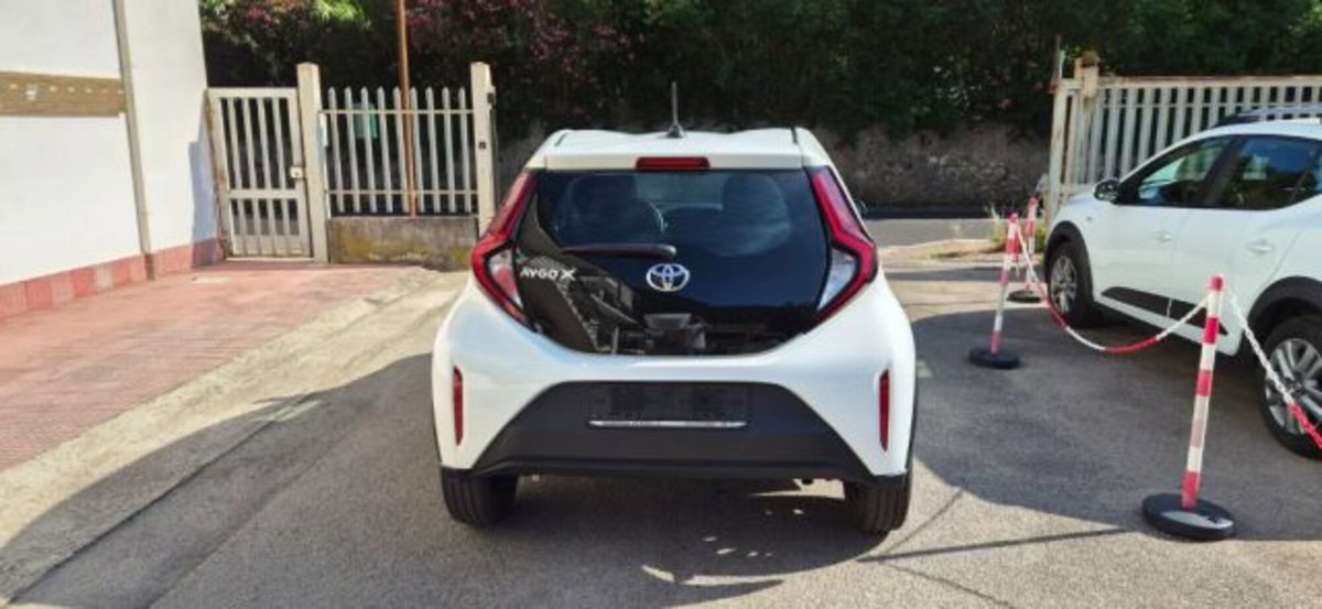 Toyota Aygo X 1.0 VVT-i 72 CV 5 porte Limited Air (5)