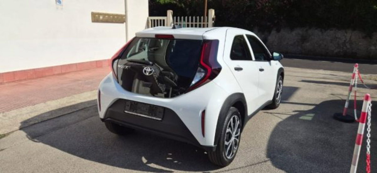 Toyota Aygo X 1.0 VVT-i 72 CV 5 porte Limited Air (6)