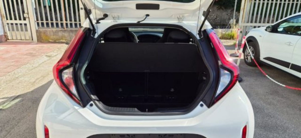 Toyota Aygo X 1.0 VVT-i 72 CV 5 porte Limited Air (8)