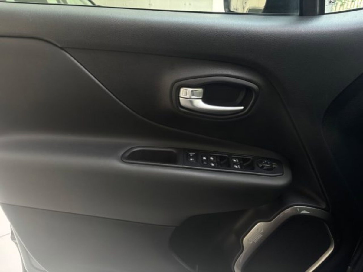 Jeep Renegade 1.5 Turbo T4 MHEV Limited (19)