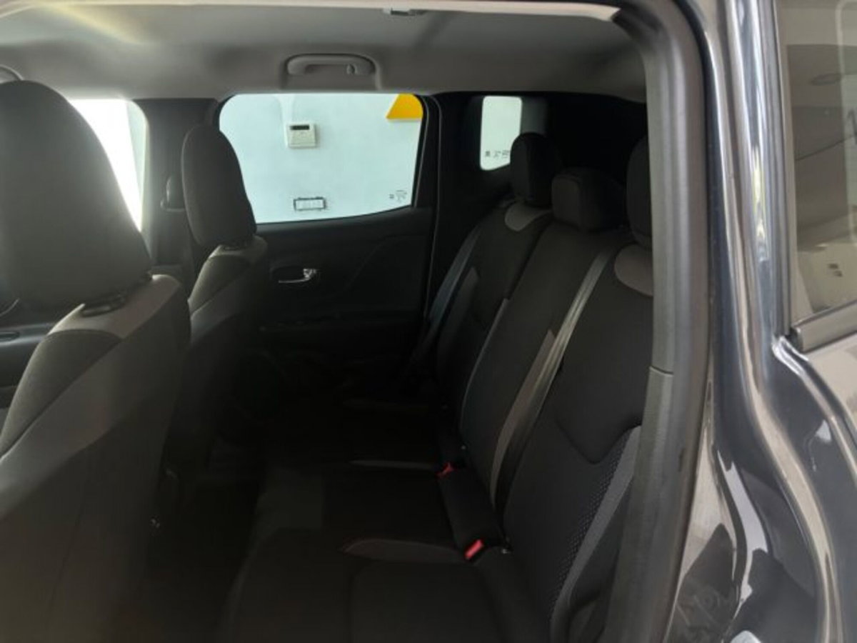 Jeep Renegade 1.5 Turbo T4 MHEV Limited (20)