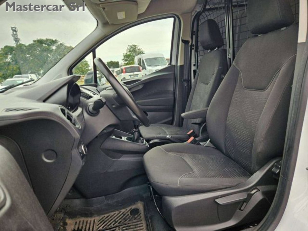 Ford Tourneo Courier 1.5 TDCI 100 CV Sport (10)