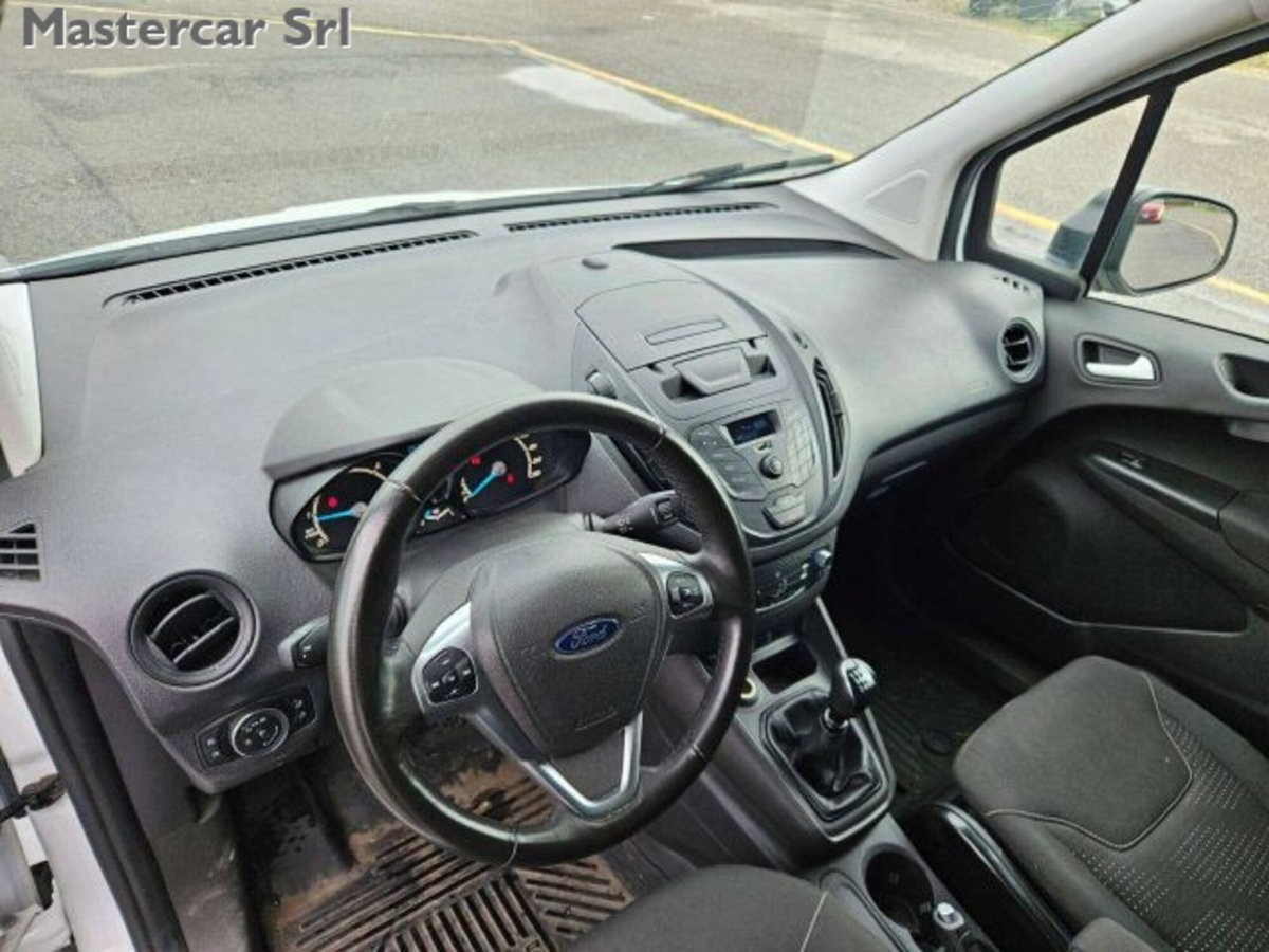 Ford Tourneo Courier 1.5 TDCI 100 CV Sport (11)