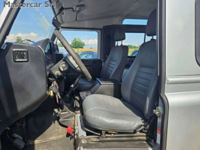 Land Rover Defender 90 2.4 TD4 Station Wagon S (10)