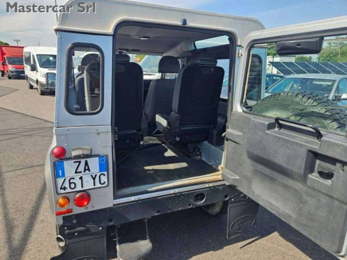 Land Rover Defender 90 2.4 TD4 Station Wagon S (15)