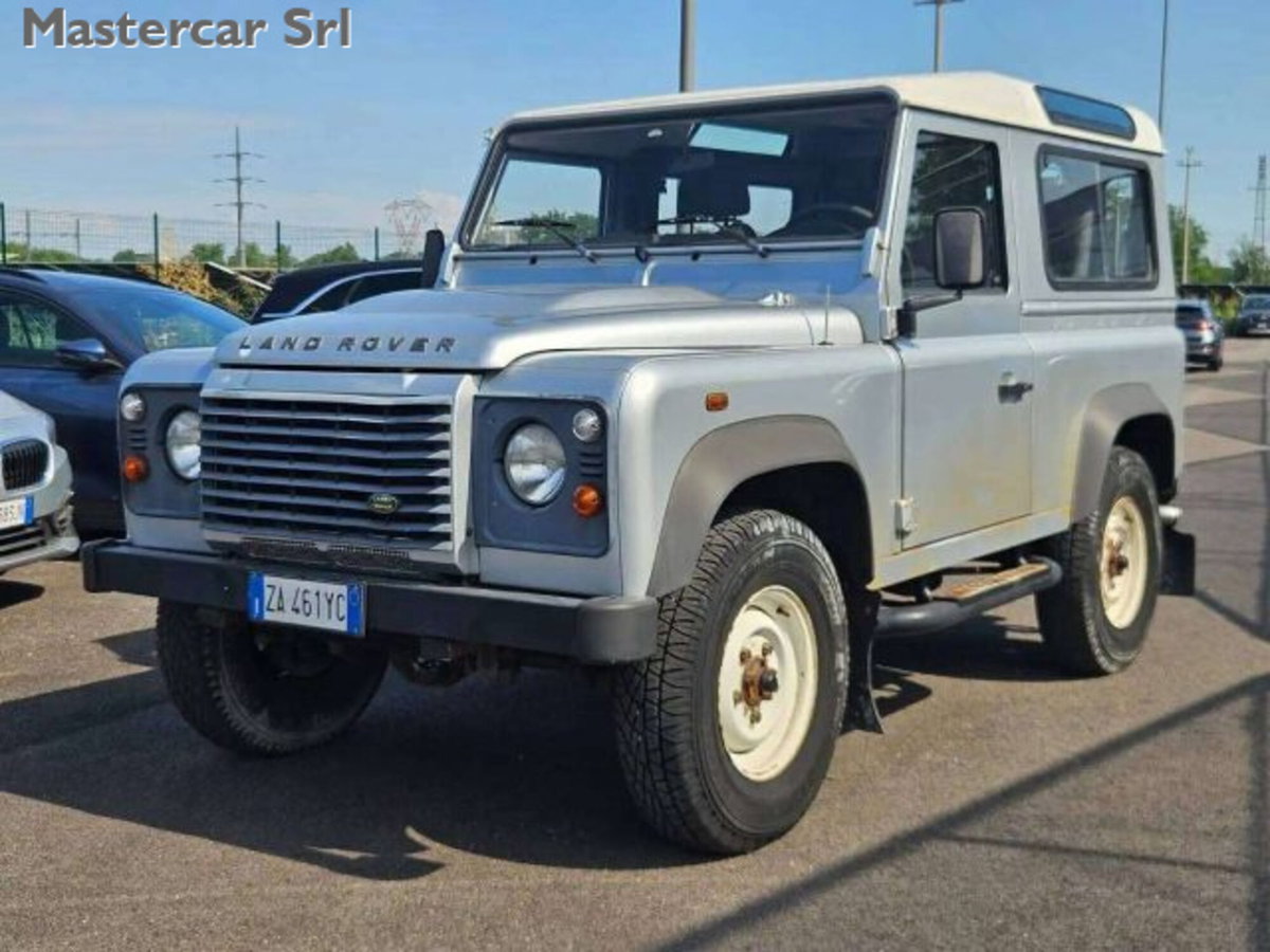 Land Rover Defender 90 2.4 TD4 Station Wagon S (4)