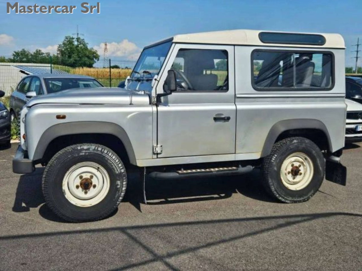 Land Rover Defender 90 2.4 TD4 Station Wagon S (6)