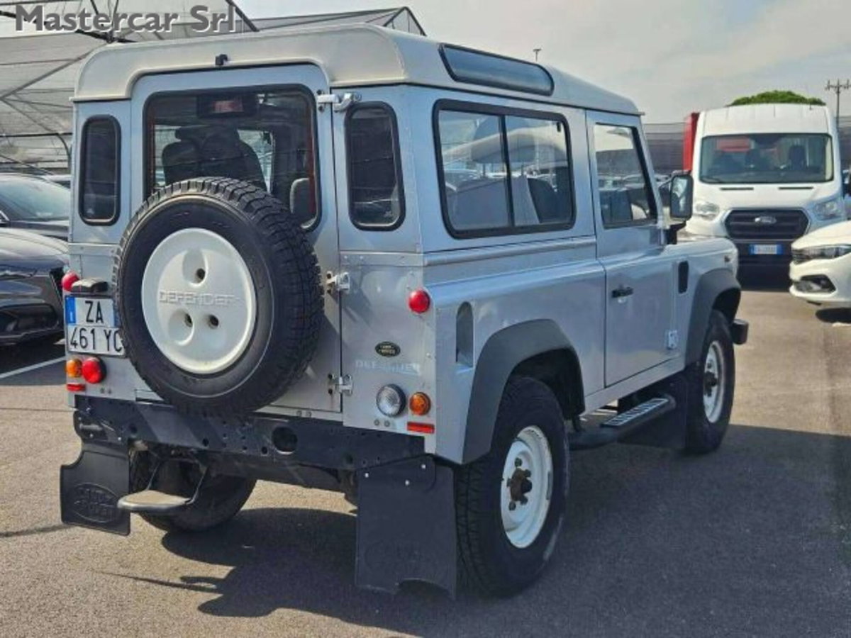 Land Rover Defender 90 2.4 TD4 Station Wagon S (7)