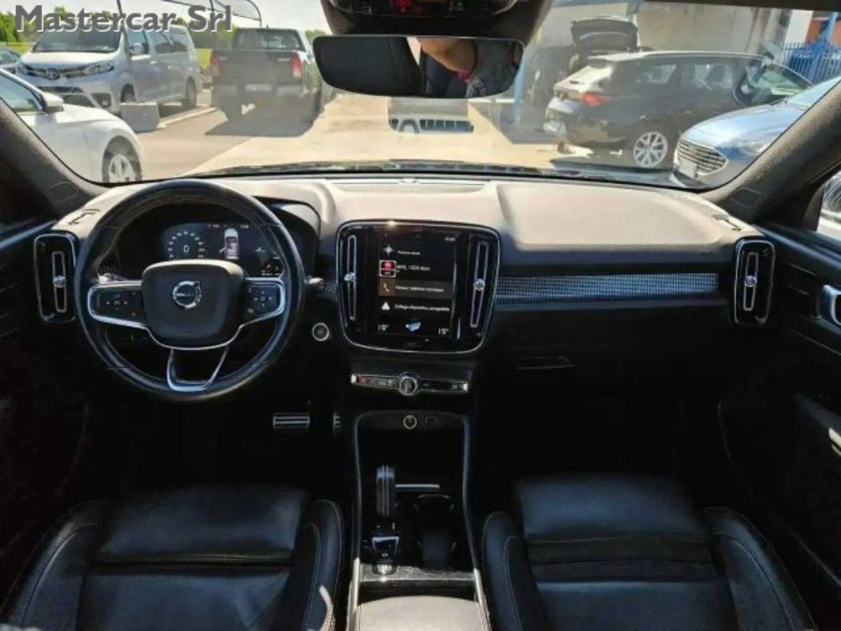 Volvo XC40 T5 Recharge Plug-in Hybrid R-design (11)