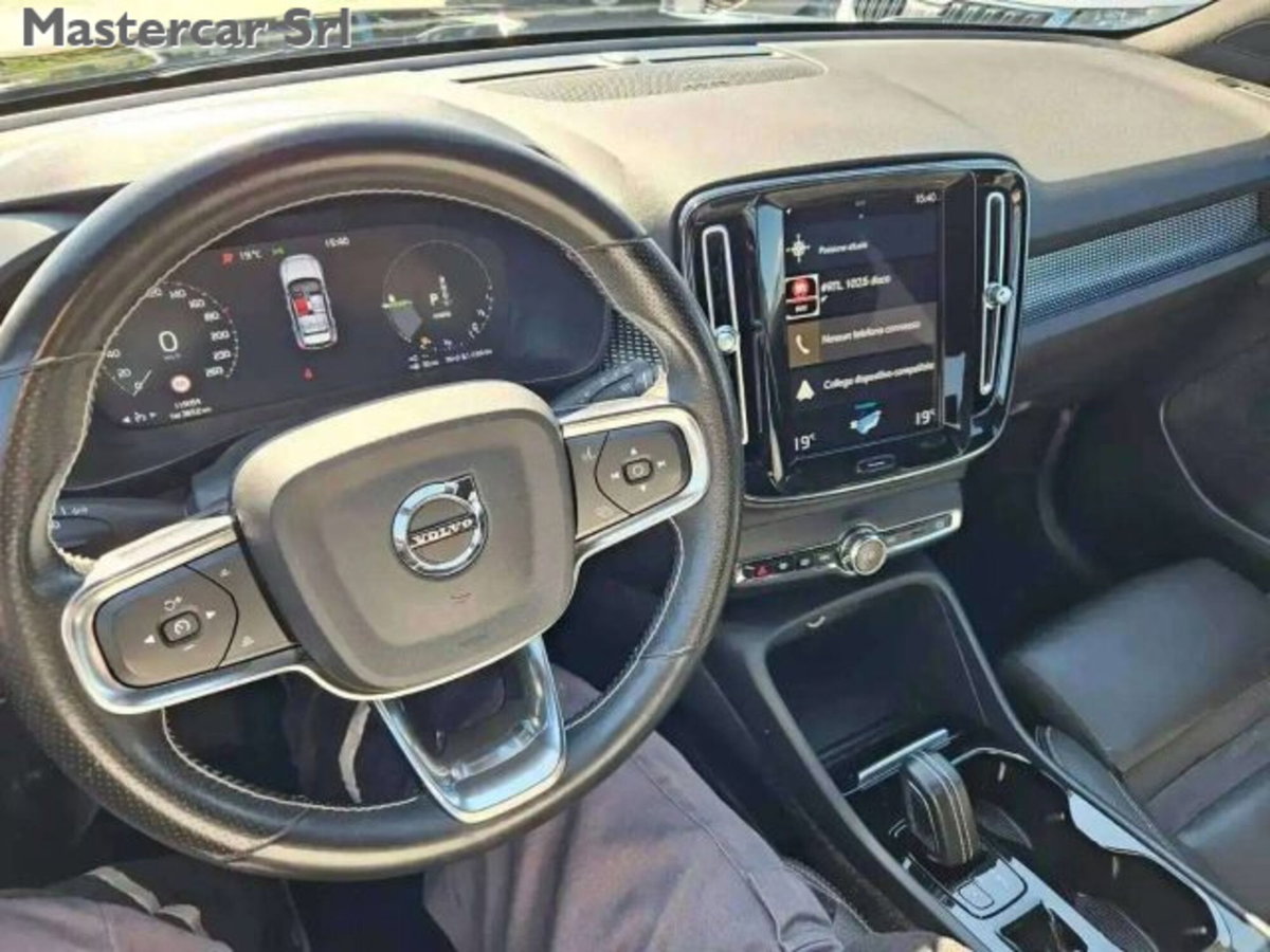Volvo XC40 T5 Recharge Plug-in Hybrid R-design (12)