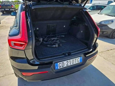 Volvo XC40 T5 Recharge Plug-in Hybrid R-design (14)