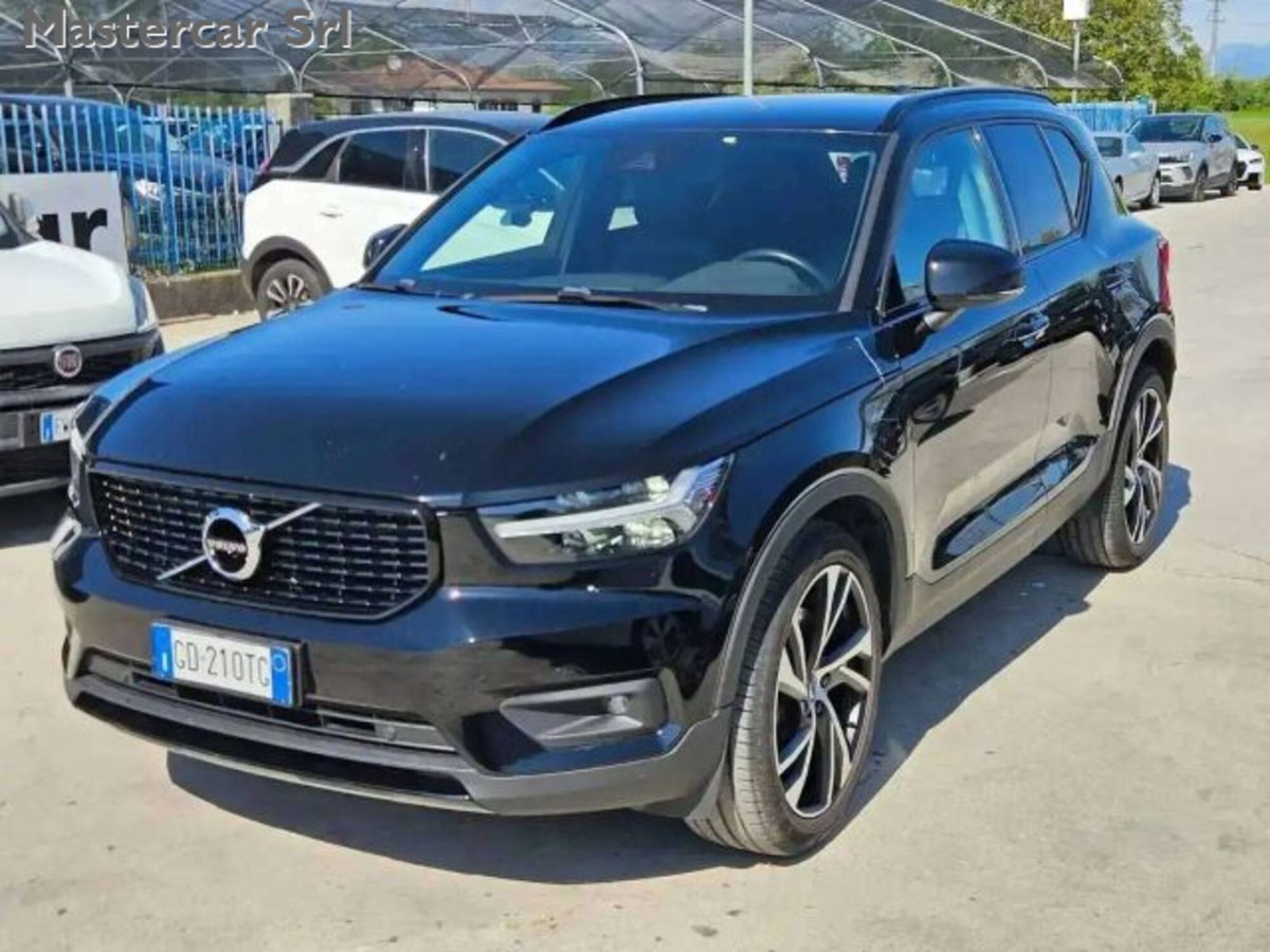 Volvo XC40 T5 Recharge Plug-in Hybrid R-design (2)
