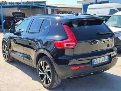 Volvo XC40 T5 Recharge Plug-in Hybrid R-design (4)
