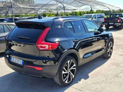 Volvo XC40 T5 Recharge Plug-in Hybrid R-design (6)