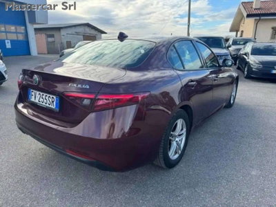 Alfa Romeo Giulia 2.2 Turbodiesel 160 CV AT8 Business (5)