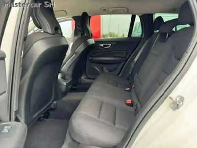 Volvo V60 B4 (d) Geartronic Momentum Business Pro (11)