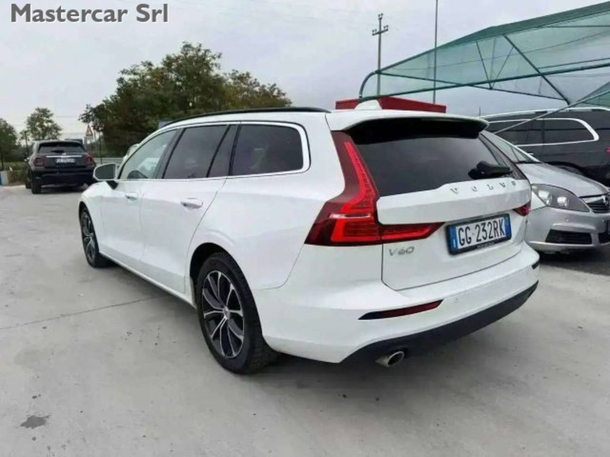Volvo V60 B4 (d) Geartronic Momentum Business Pro (4)