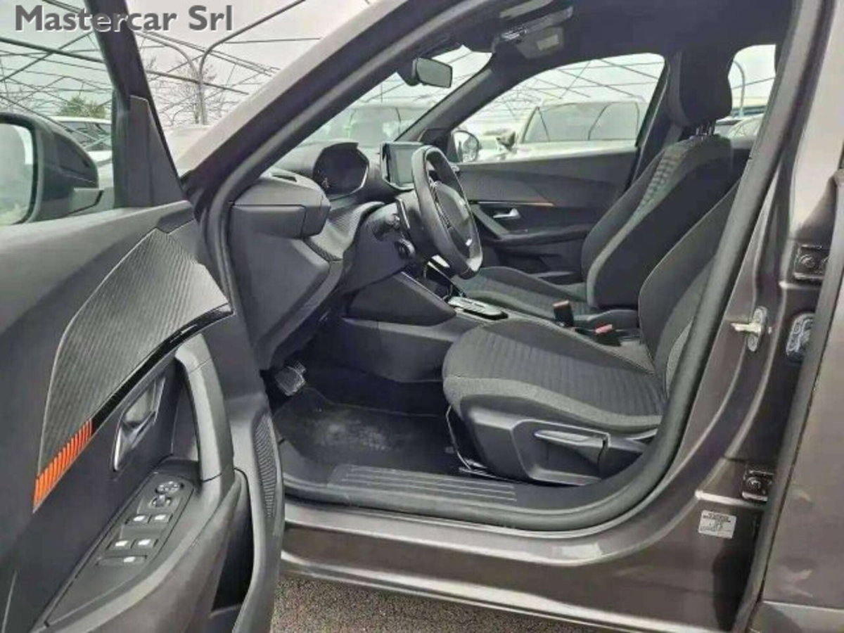 Peugeot 2008 PureTech 130 S&S EAT8 Active Pack (9)