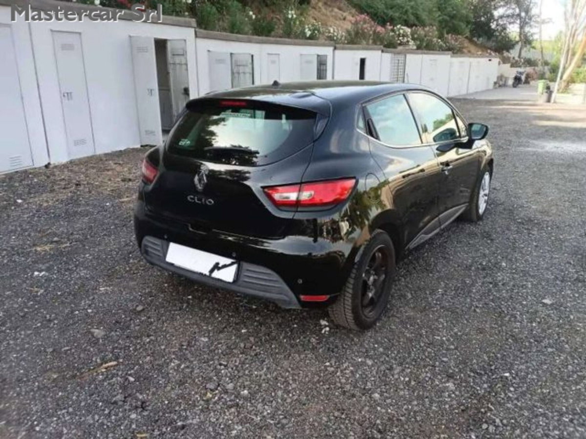 Renault Clio Sporter 1.2 75CV Zen (2)