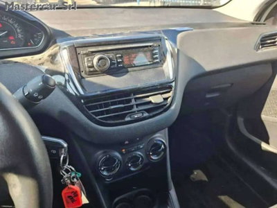 Peugeot 208 75 5 porte Active (12)