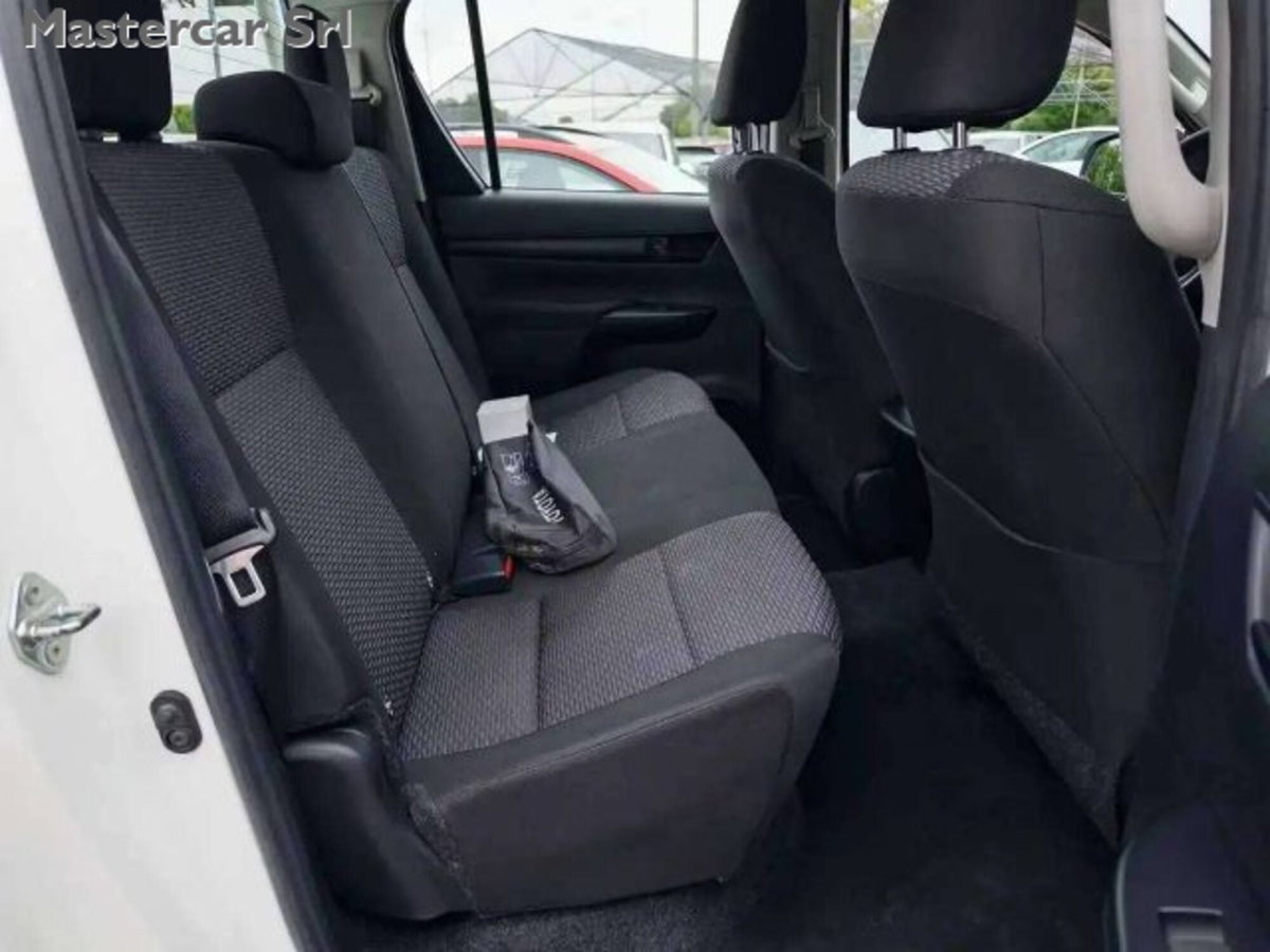 Toyota Hilux 2.D-4D 4WD porte Double Cab Comfort (11)