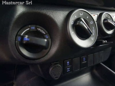 Toyota Hilux 2.D-4D 4WD porte Double Cab Comfort (14)