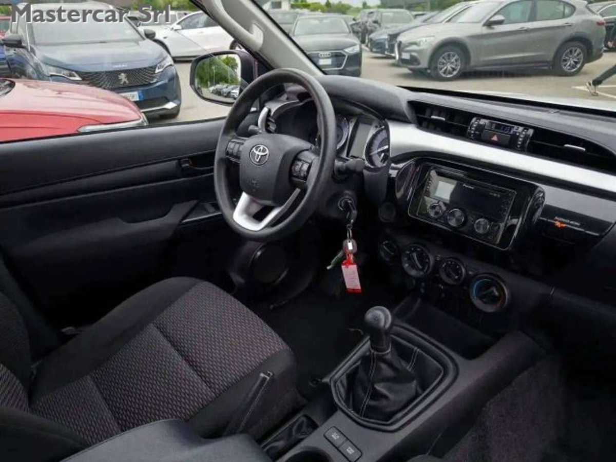 Toyota Hilux 2.D-4D 4WD porte Double Cab Comfort (8)