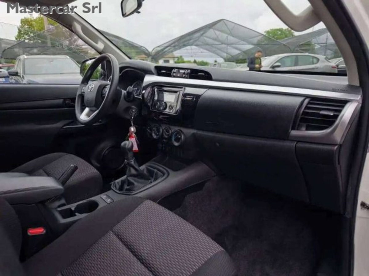 Toyota Hilux 2.D-4D 4WD porte Double Cab Comfort (9)