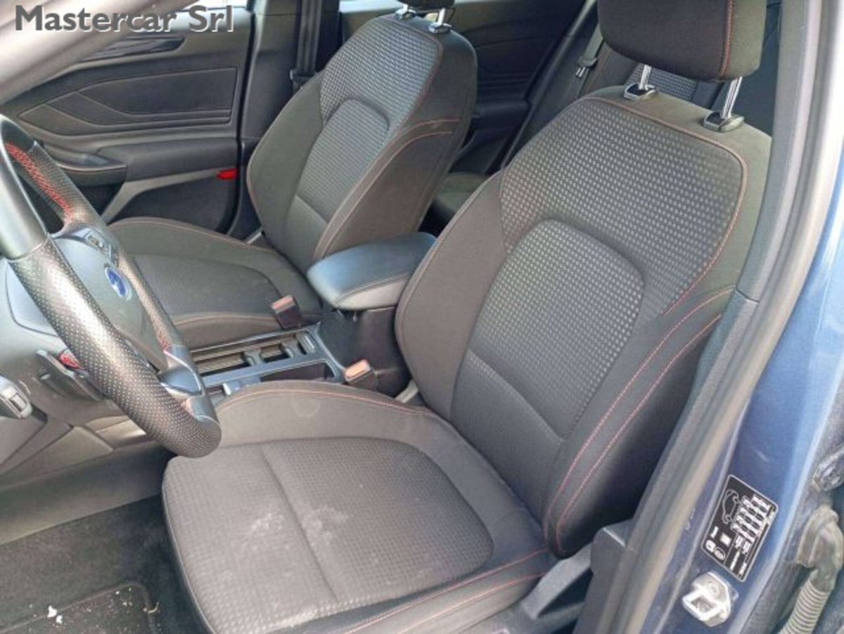 Ford Focus Station Wagon 1.0 EcoBoost Hybrid 125 CV SW ST-Line Design (11)