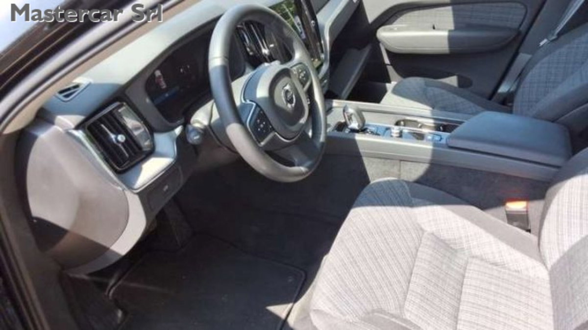 Volvo XC60 2.0 b4 Core auto (6)