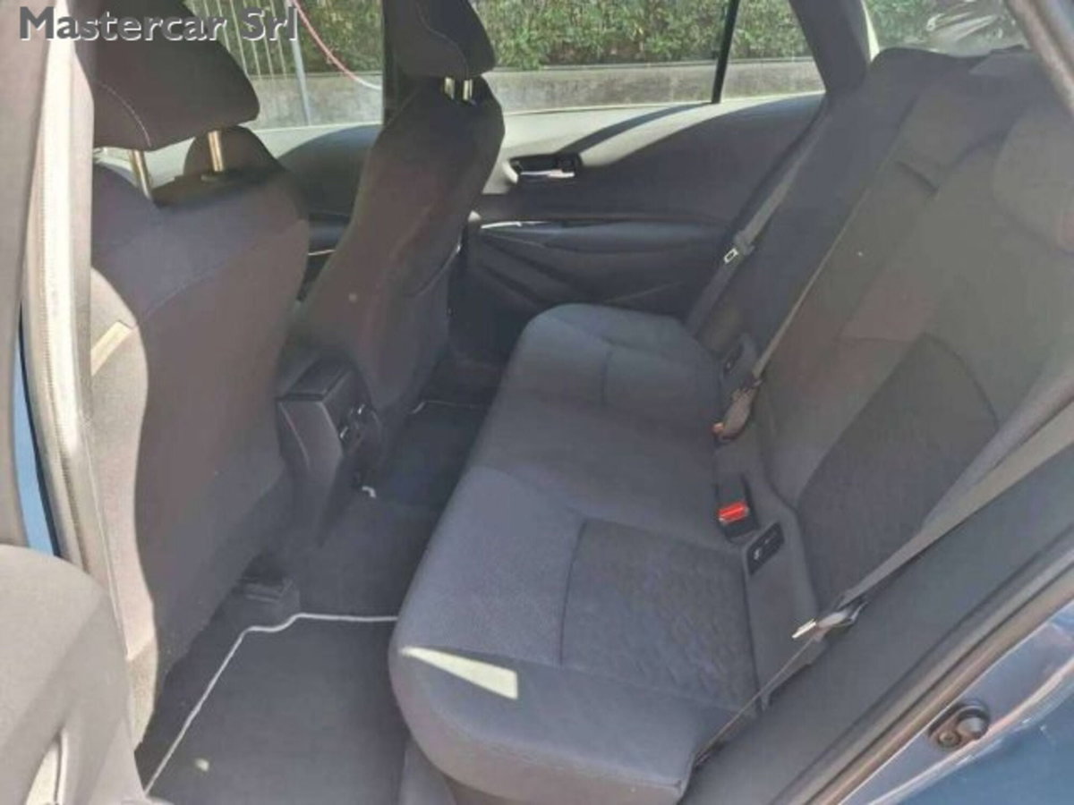 Toyota Corolla Touring Sports 2.0 Hybrid Lounge (8)